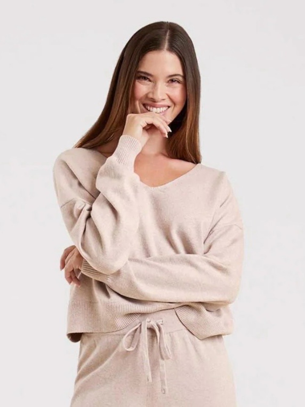 nuuds Cream V-Neck Relaxed Knit Sweater